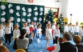 Galeria aktualności NASZE SERCA DLA BABCI I DZIADKA 1