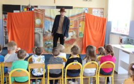 Galeria aktualności Teatrzyk "Najpiękniejszy prezent" 3