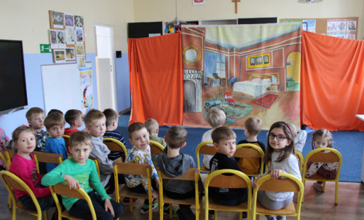 Zdjęcie do Teatrzyk "Najpiękniejszy prezent"