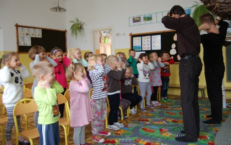 Zdjęcie do &bdquo;Jak wr&oacute;belek nie m&oacute;gł zdążyć na wesele&rdquo;